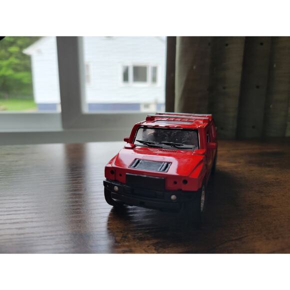 2018 Kintoy/Kinsmart - 2005 Red Hummer H2 SUT - Scale 1/40 - China - Picture 4 of 9